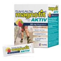 Packung magnofit AKTIV mit Magnesium in Zitronen-Himbeer-Geschmack und praktischen Portionssticks für unterwegs.