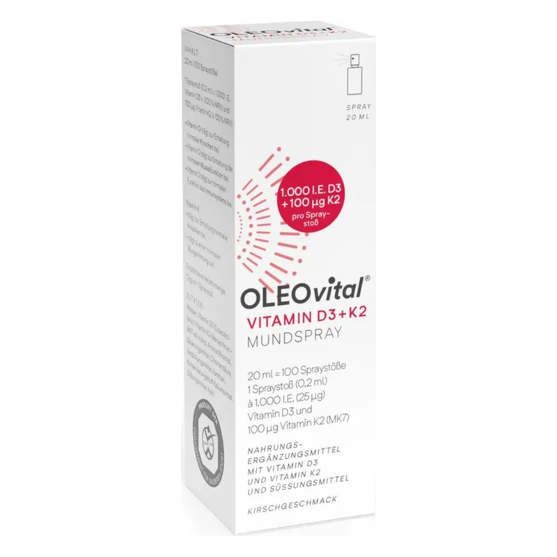 Oleovital Vitamin D3 K2 Spray 2024.png Verpackung eines Mundsprays mit 20 ml Inhalt, enthält Vitamin D3 und K2, Kirschgeschmack, Aufschrift auf weißem Hintergrund.