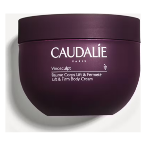 Lila Verpackung eines Körpercremes von Caudalie mit der Aufschrift 'Vinosculpt Baume Corps Lift & Fermeté'.