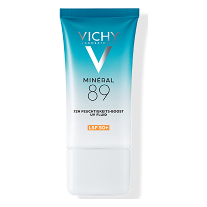 Vichy Mineral 89 UV Fluid in einem weißen und blauen Tube mit Sonnenschutz LSF 50+ und Feuchtigkeitsboost.