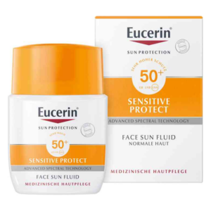 Eucerin Sensitive Protect Gesichts-Sonnenfluid mit hohem Lichtschutzfaktor 50+, in weißer Verpackung mit orangefarbenem Deckel.