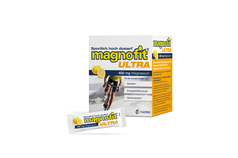 Magnofit ULTRA.png Verpackung von magnofit ULTRA mit Zitronengeschmack und einem Stick für Magnesiumaufnahme während sportlicher Aktivitäten.